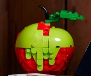 LEGO Disney 43227 villain icons Apple