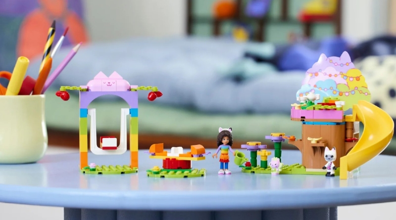 LEGO Gabbys casa delle bambole 10787 Kitty Fairy Garden Party stile di vita in primo piano