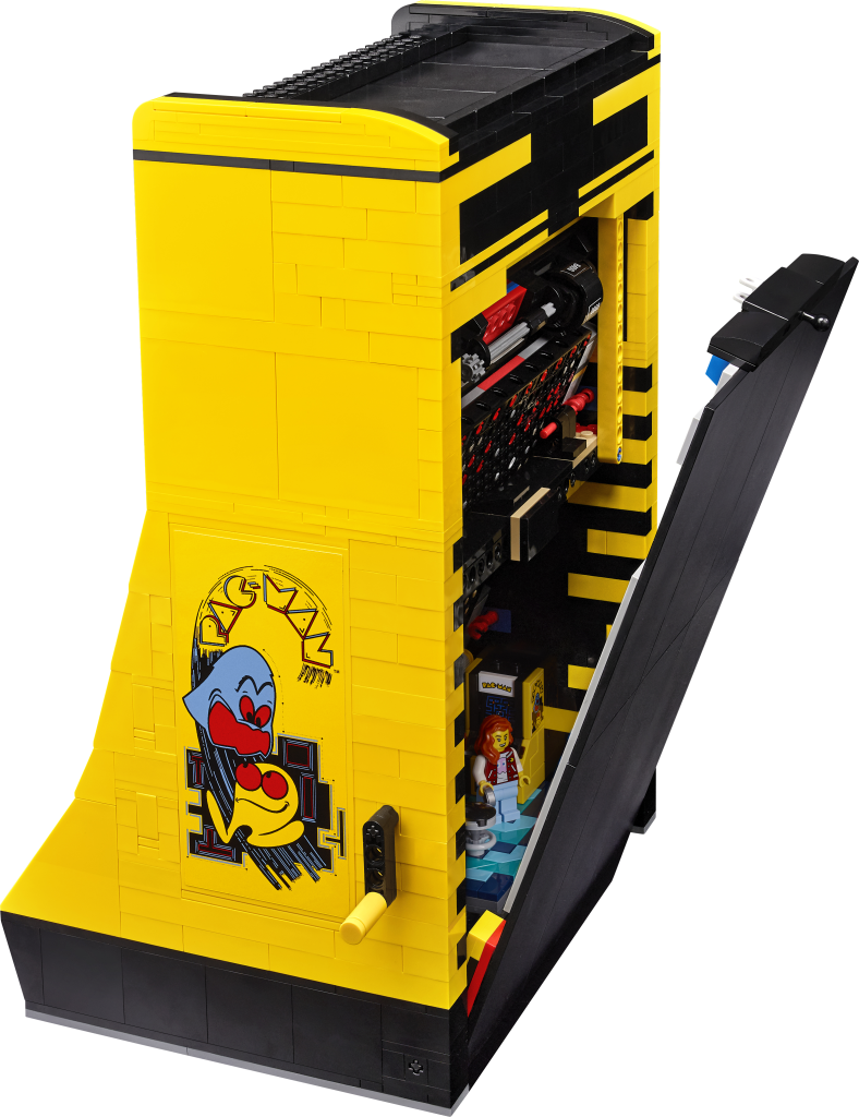 LEGO Icons 10323 PAC-MAN Arcade includes a mechanical maze