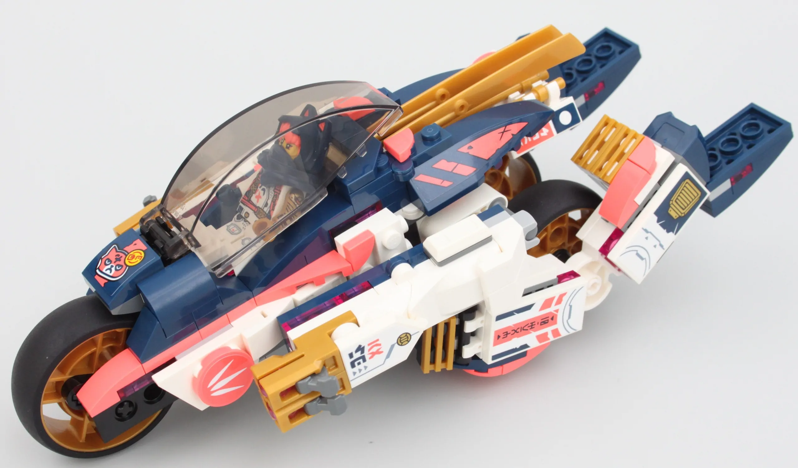 Recenzja zestawu LEGO 71792 Transformujący mech wyścigowy Sory