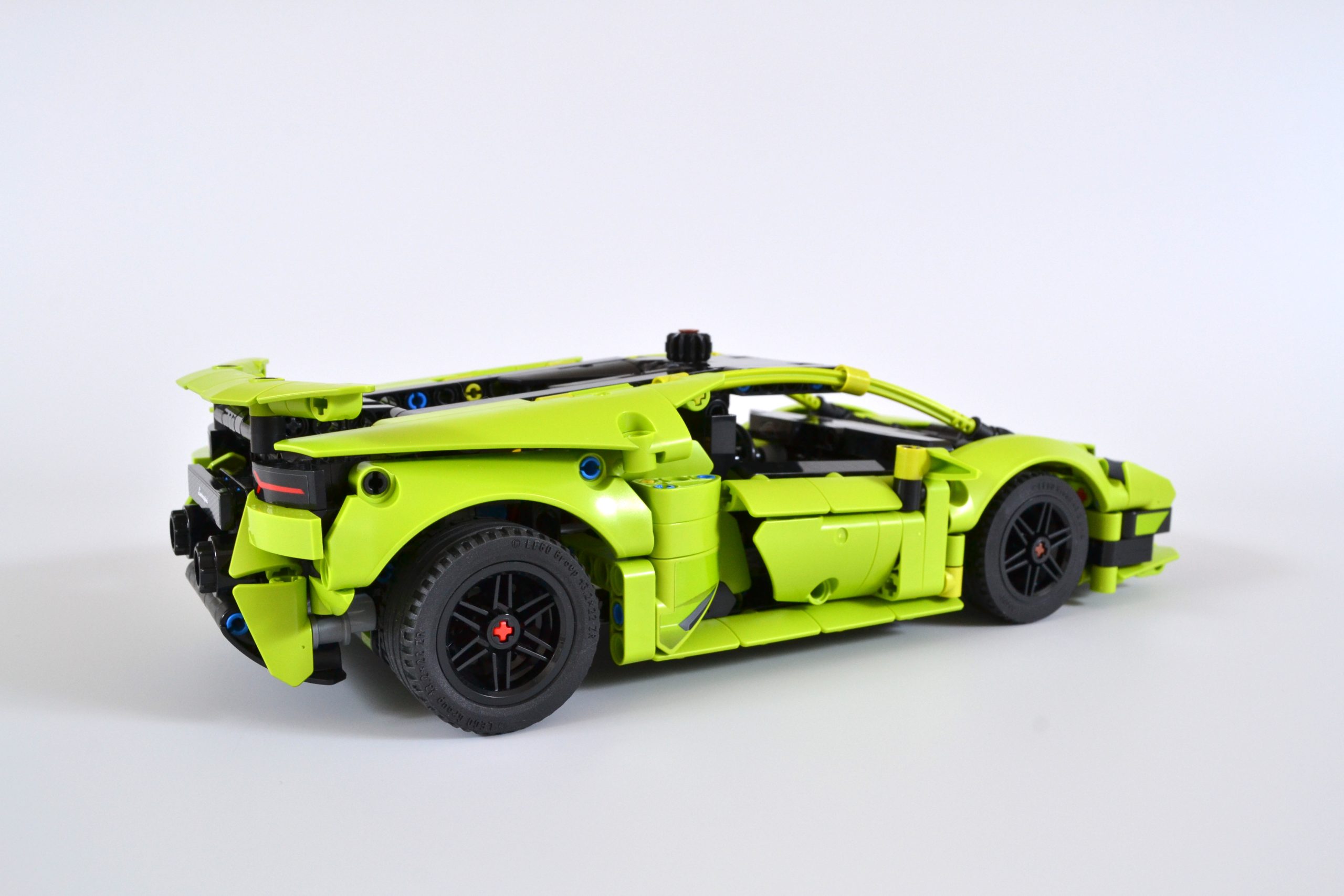 LEGO Technic Lamborghini Huracán Tecnica 42161 by LEGO Systems Inc