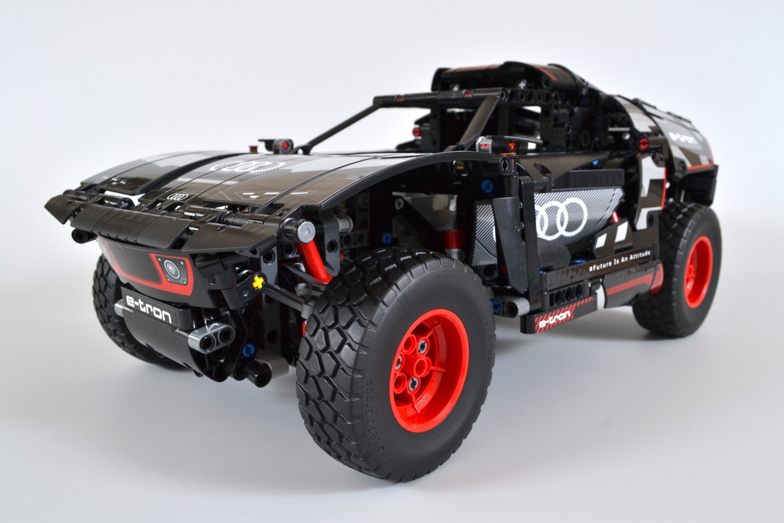 Test: LEGO Technic Audi RS Q e-tron (42160) 