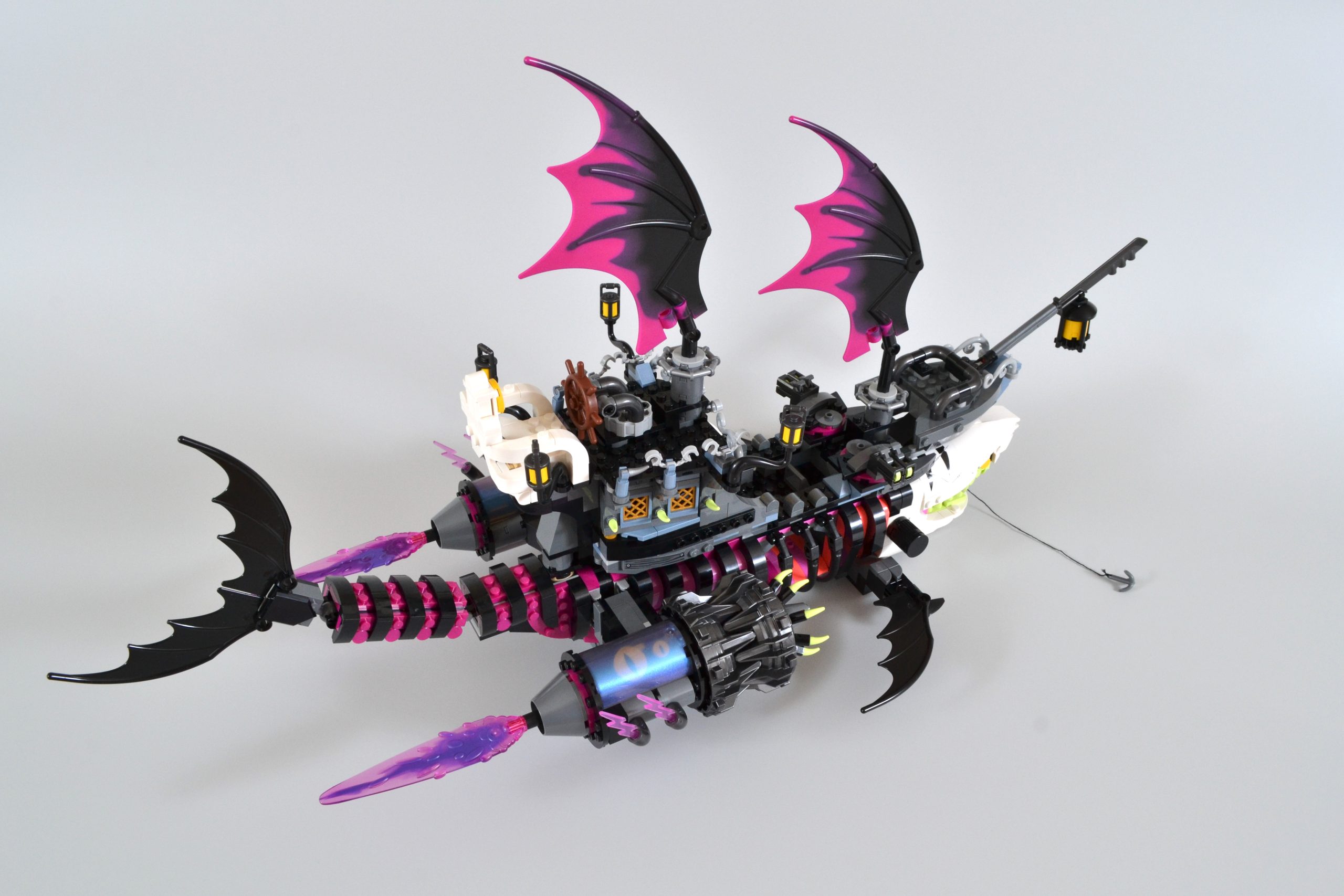 LEGO DREAMZzz 71469 Nightmare Shark Ship review