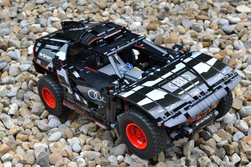 LEGO Technic 42160 Audi RS Q e-tron electric car review