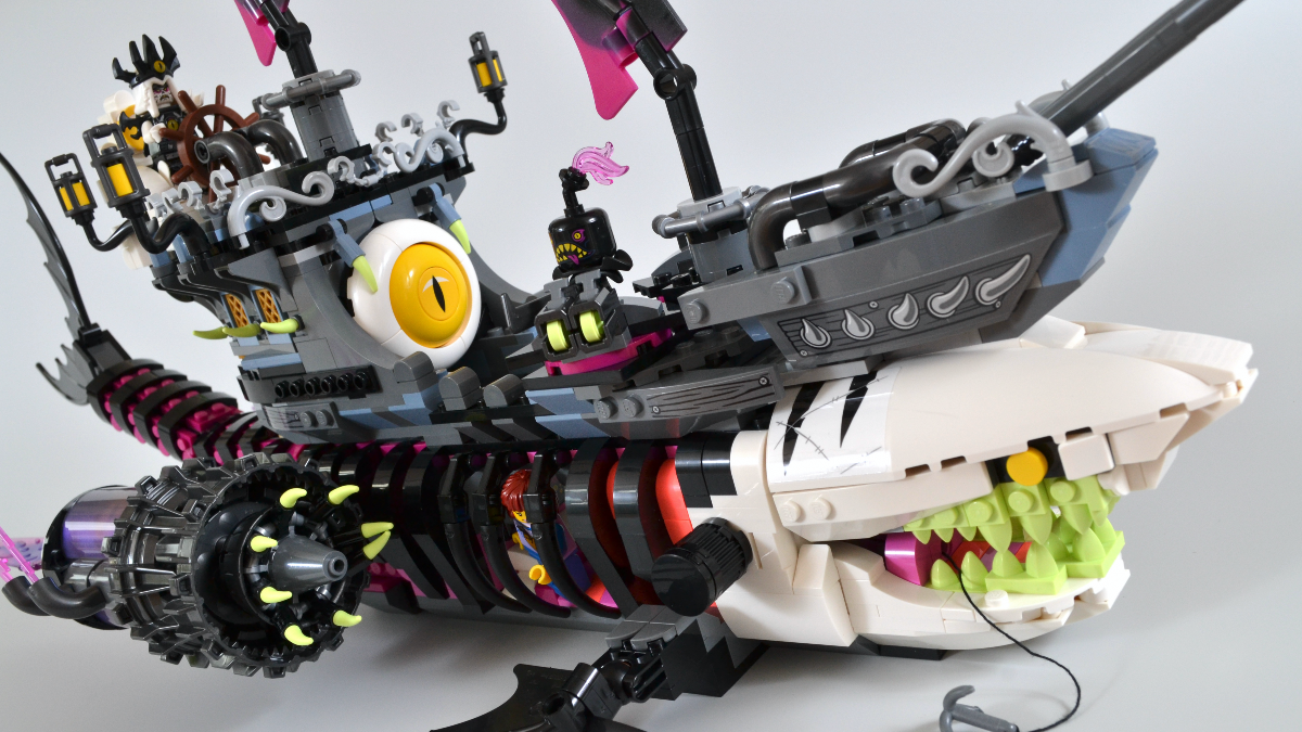  LEGO 71469 DREAMZzz The Nightmares Shark Ship Build A 2-Way  Pirate Boat Toy, Construction Kit with Minifigures Mateo, Nova & The King  of Nightmares, for Kids : Toys & Games
