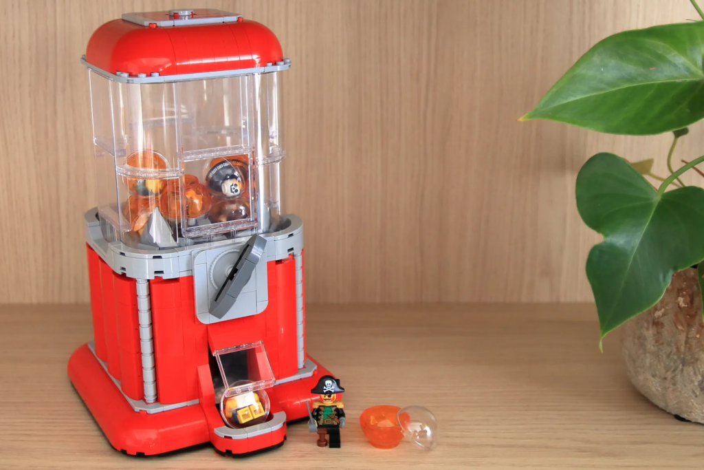 LEGO Ideas Minifigure Gumball Machine 1 1024x683