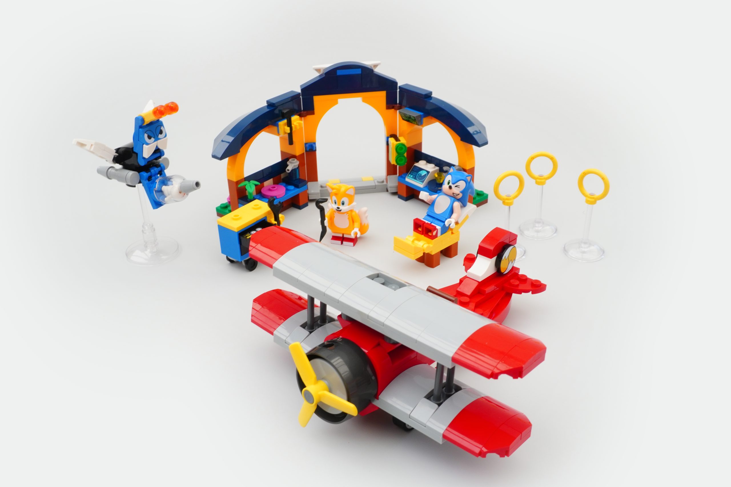 LEGO 76991 Tails' Workshop and Tornado Plane review