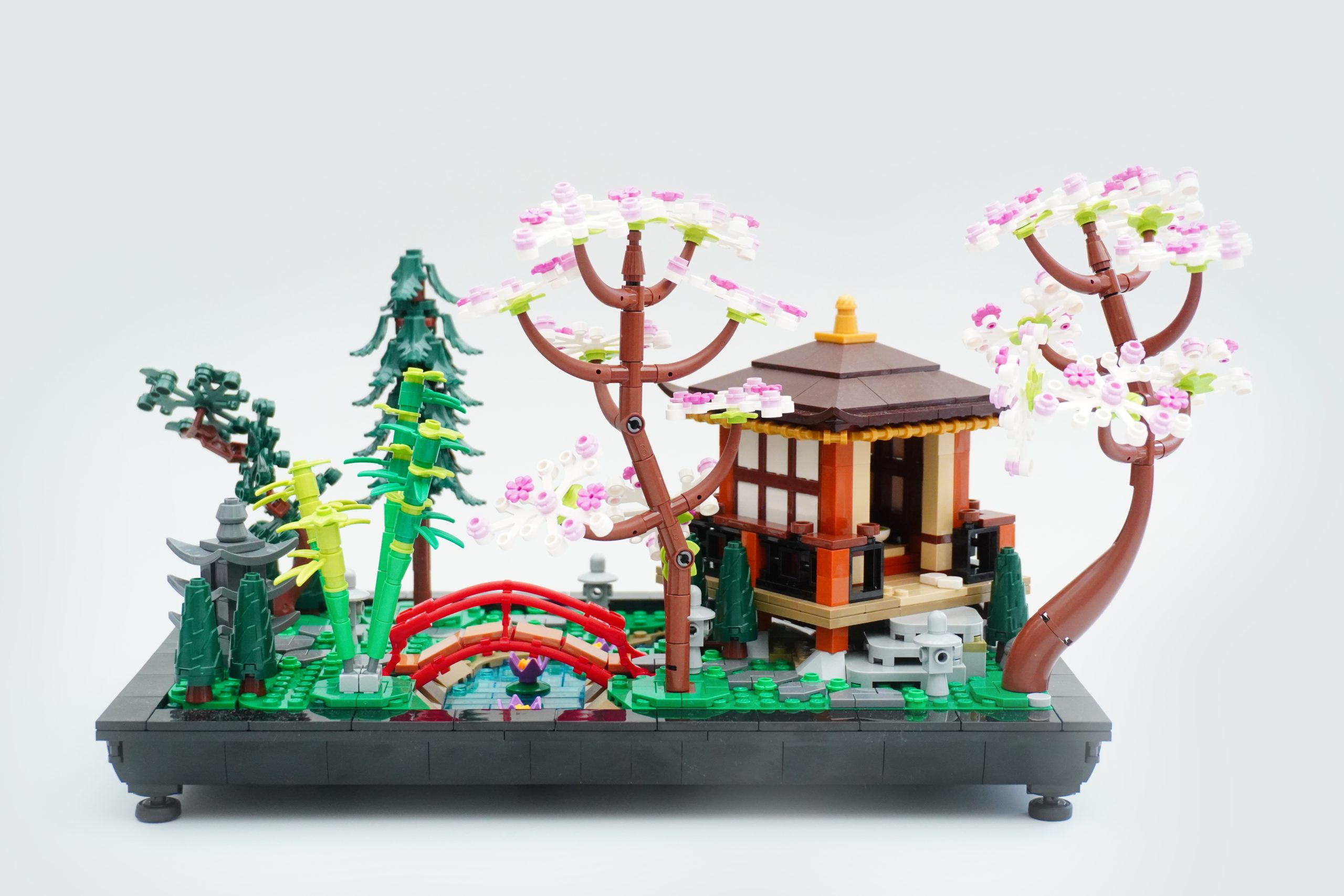 LEGO Icons - 10315 Tranquil Garden - Playpolis