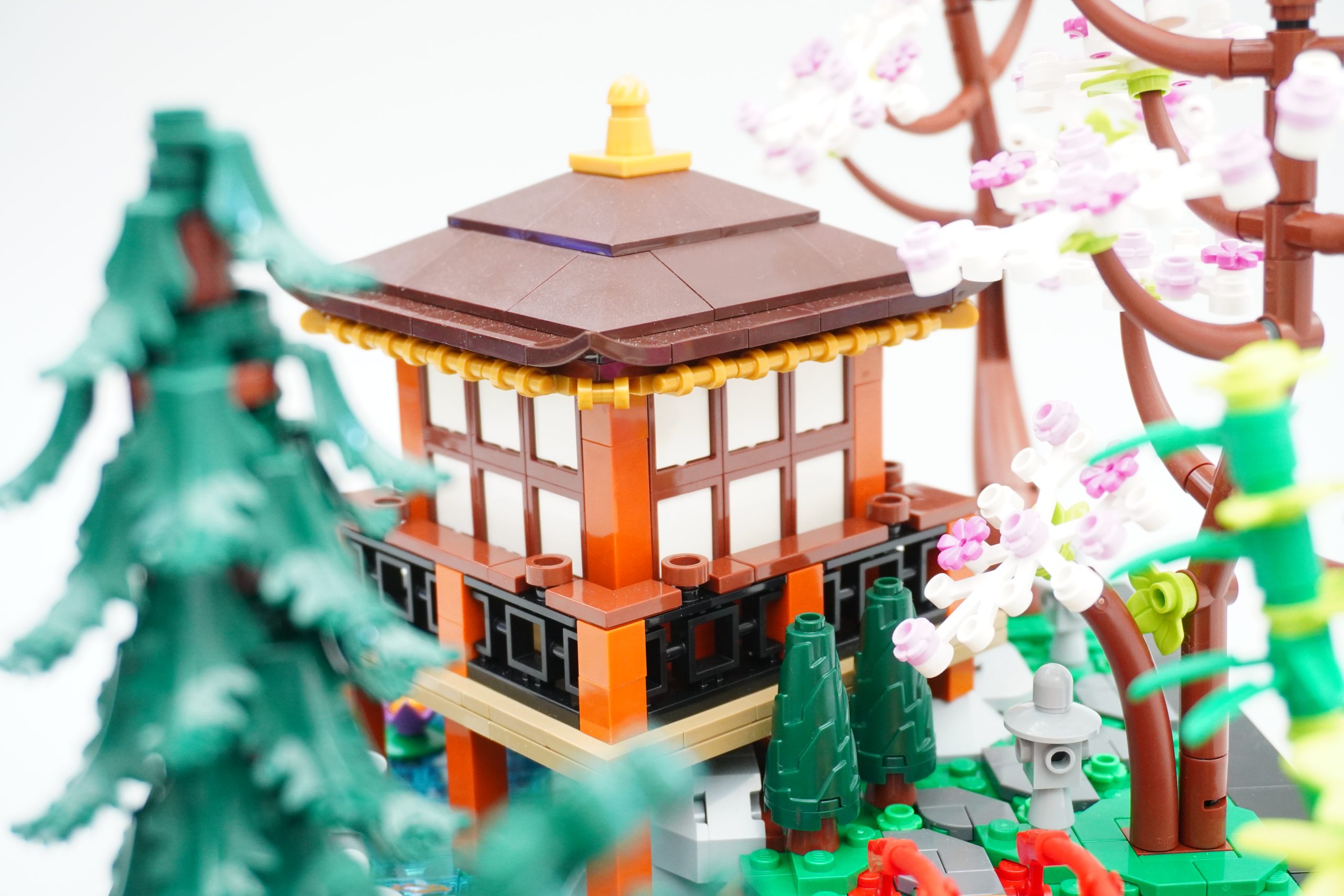 Mini-review LEGO Icons 10315 Tranquil Garden - Brickonaute