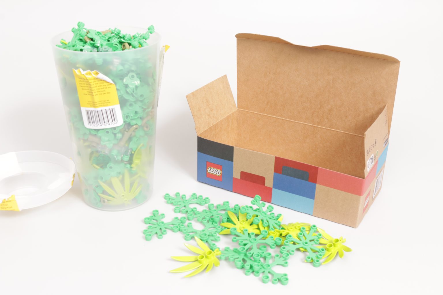 Plastic LEGO Pick a Brick cups no longer valid in stores