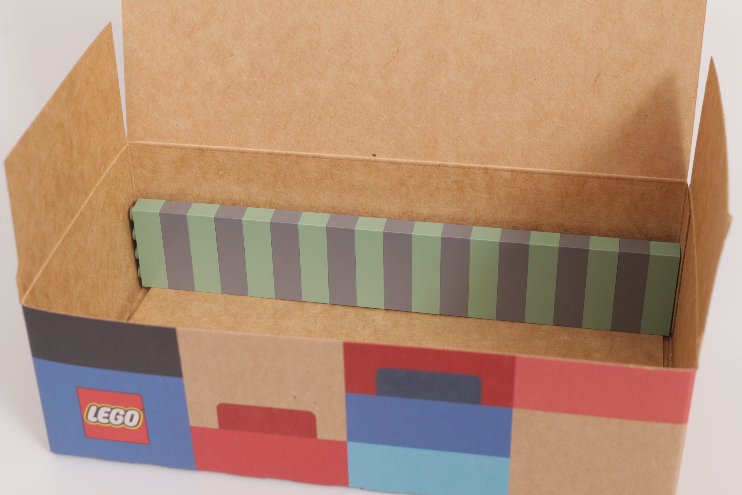 Closer look at LEGO’s new PickaBrick packaging