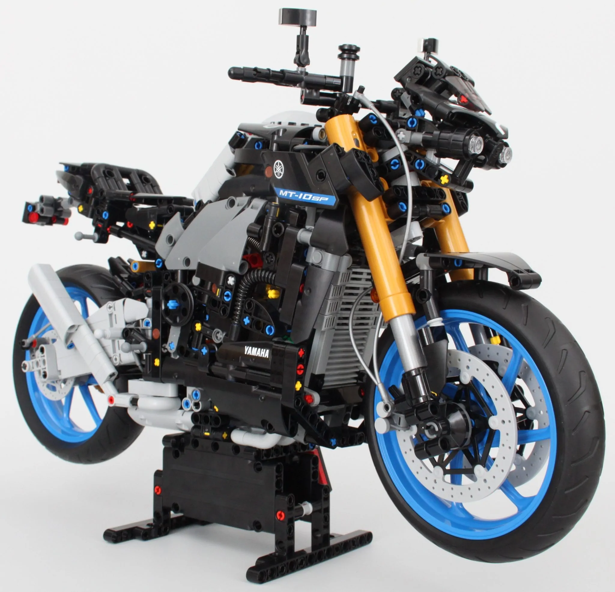 LEGO Technic 42159 Yamaha MT-10 SP review