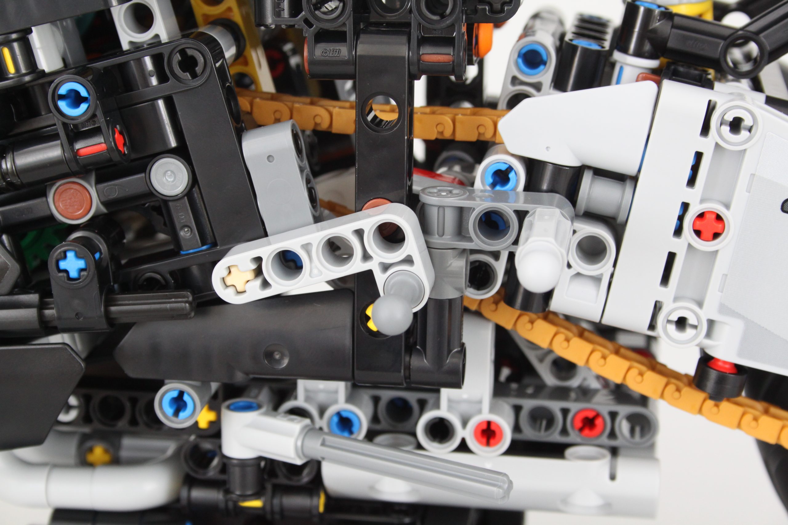 LEGO® Technic review: 42159 Yamaha MT‑10 SP