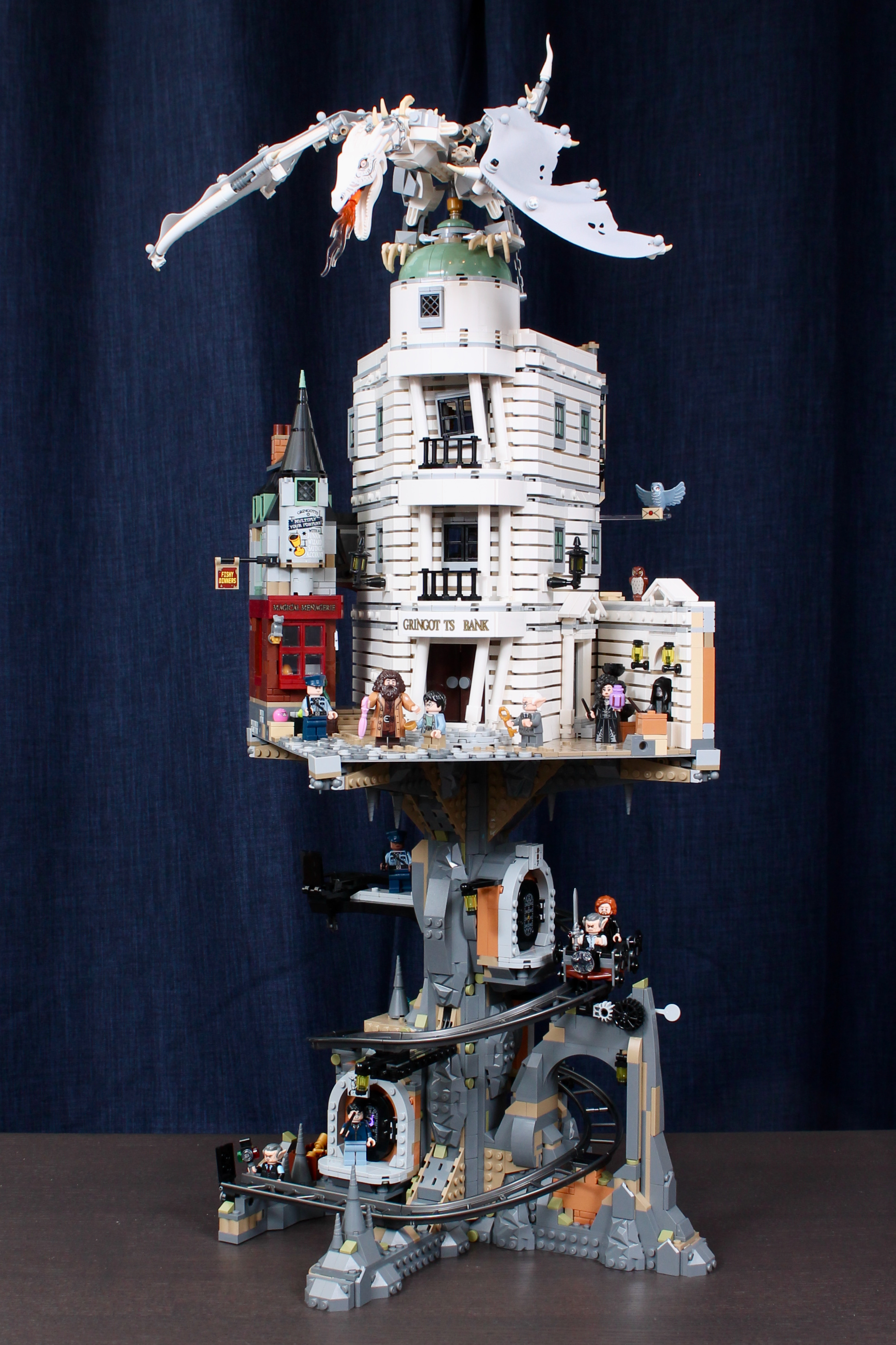 LEGO Harry Potter 76417 Gringotts Wizarding Bank Collectors' Edition review-2