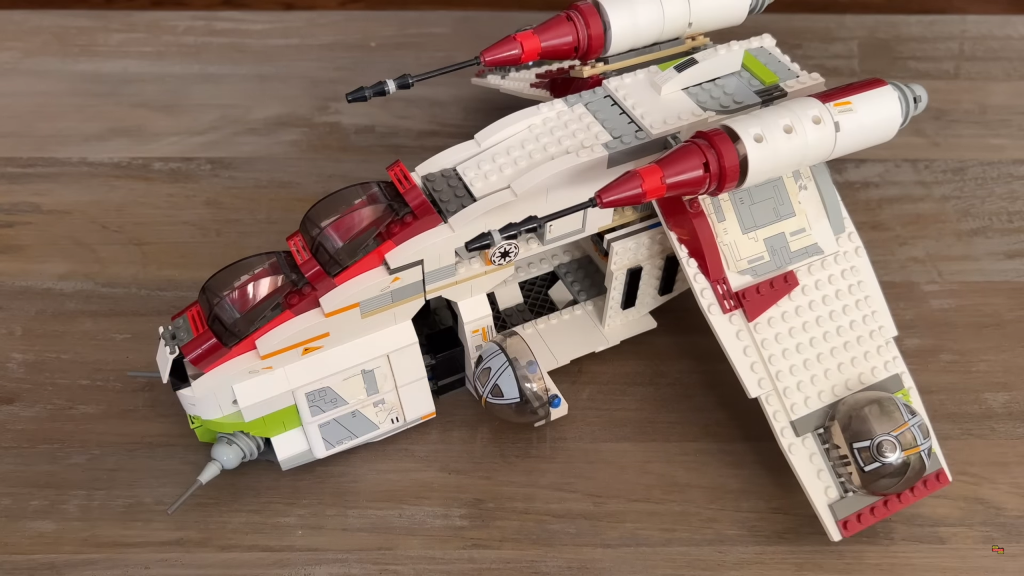 Comparing every LEGO Star Wars Republic Gunship playset so far 1 minisuperheroestoday comparison republic gunship 7163