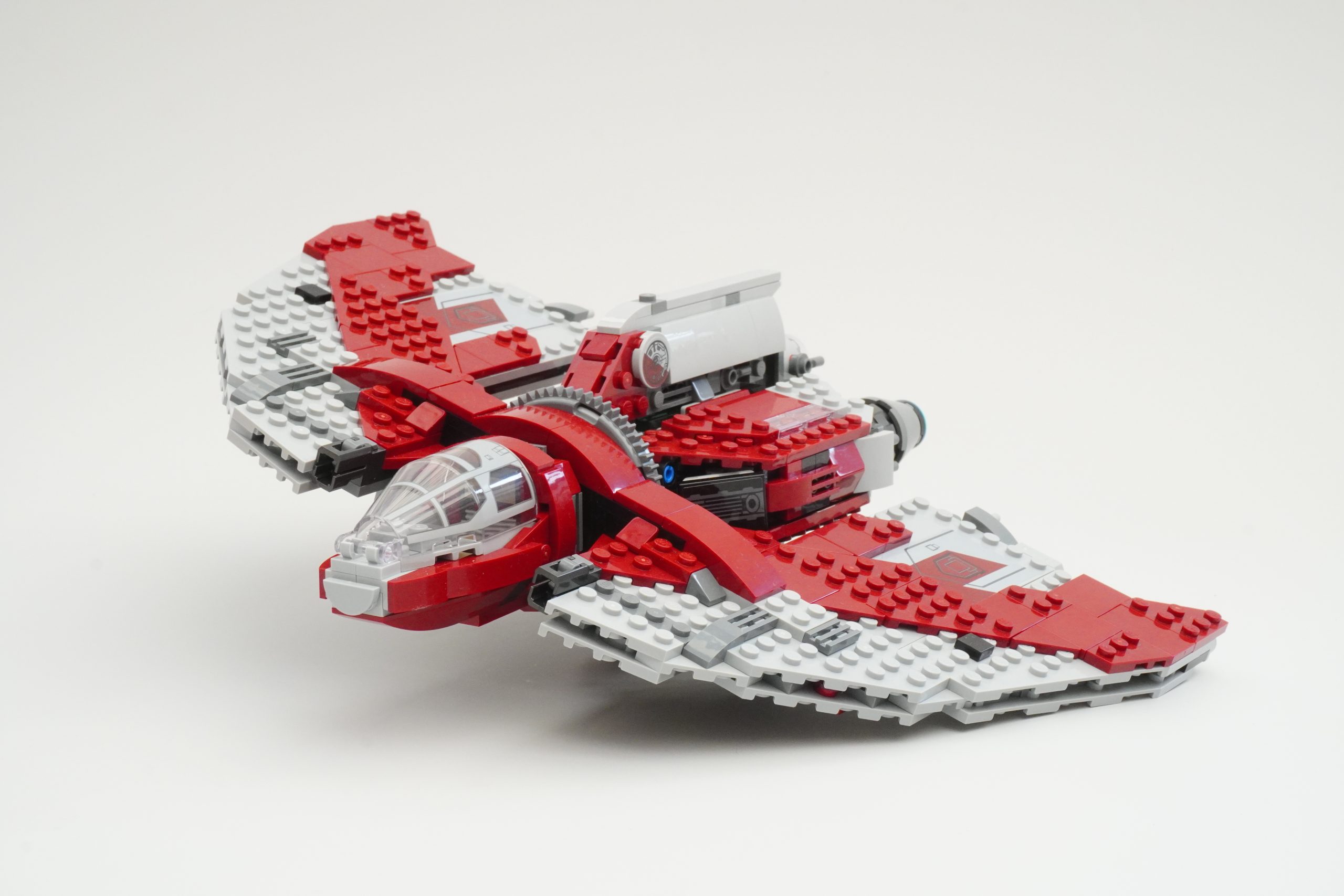 ▻ Review: LEGO Star Wars 75362 Ahsoka Tano's T-6 Jedi Shuttle