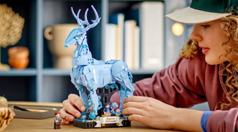 LEGO Harry Potter 76414 Expecto Patronum lifestyle featured