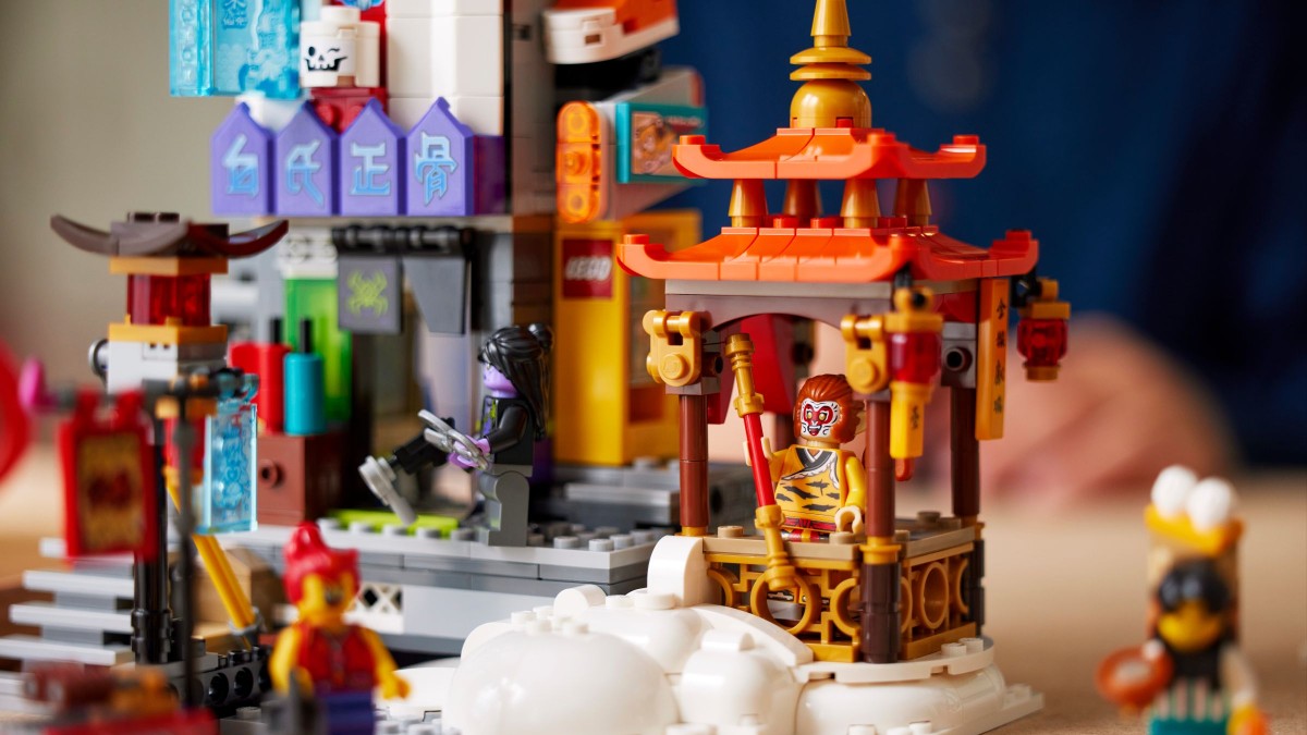 LEGO vending machine cameos in Monkie Kid set with old stock