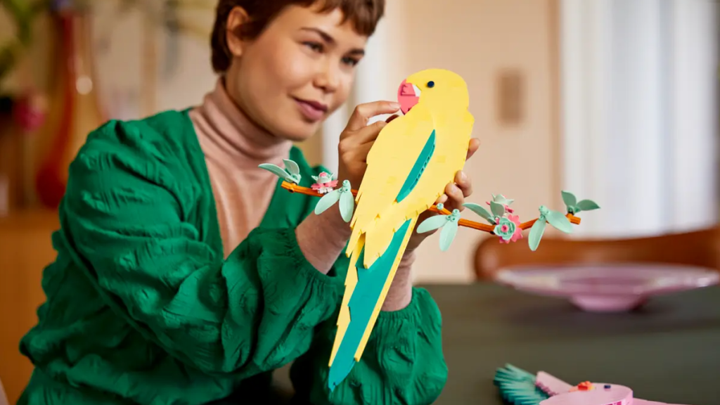 LEGO Art 31211 The Fauna Collection &ndash; Macaw Parrots featured image 1024x576