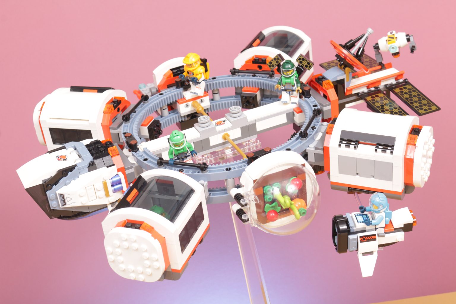 LEGO City 60433 Examen de la station spatiale modulaire