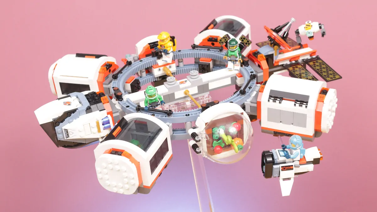 LEGO City 60433 Modular Space Station review