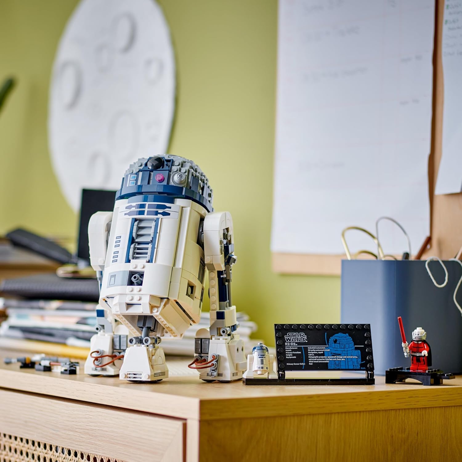 lego-star-wars-75379-r2-d2-lifestyle-3