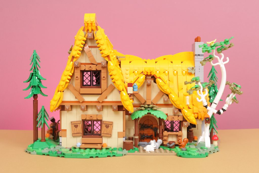 LEGO Disney 43242 Snow White and the Seven Dwarfs Cottage review 10 1024x683