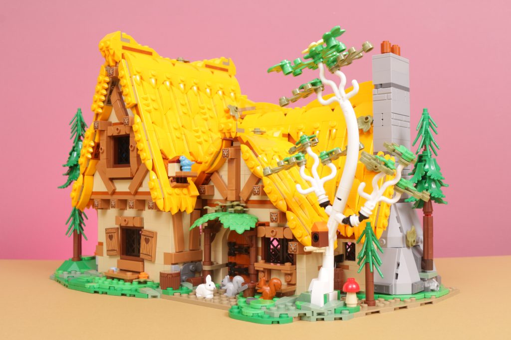 LEGO Disney 43242 Snow White and the Seven Dwarfs Cottage review 12 1024x683