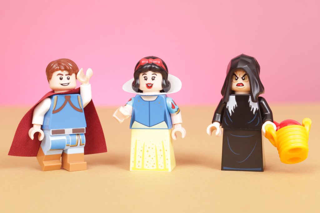 LEGO Disney 43242 Snow White and the Seven Dwarfs Cottage review 36 1024x683