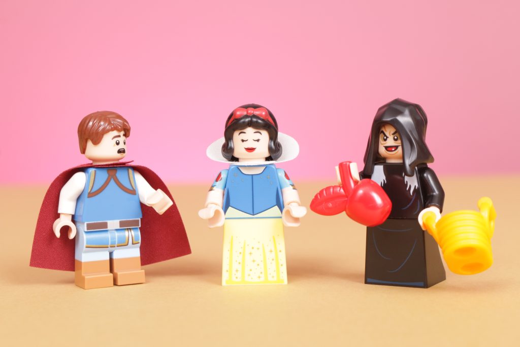 LEGO Disney 43242 Snow White and the Seven Dwarfs Cottage review 37 1024x683