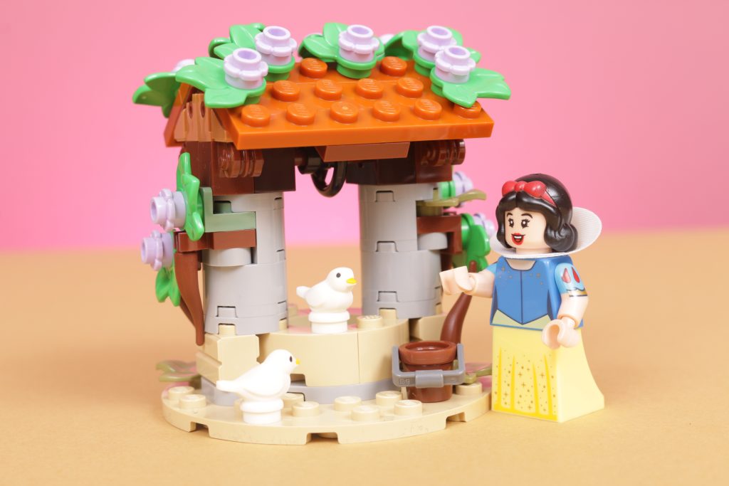 LEGO Disney 43242 Snow White and the Seven Dwarfs Cottage review 6 1024x683