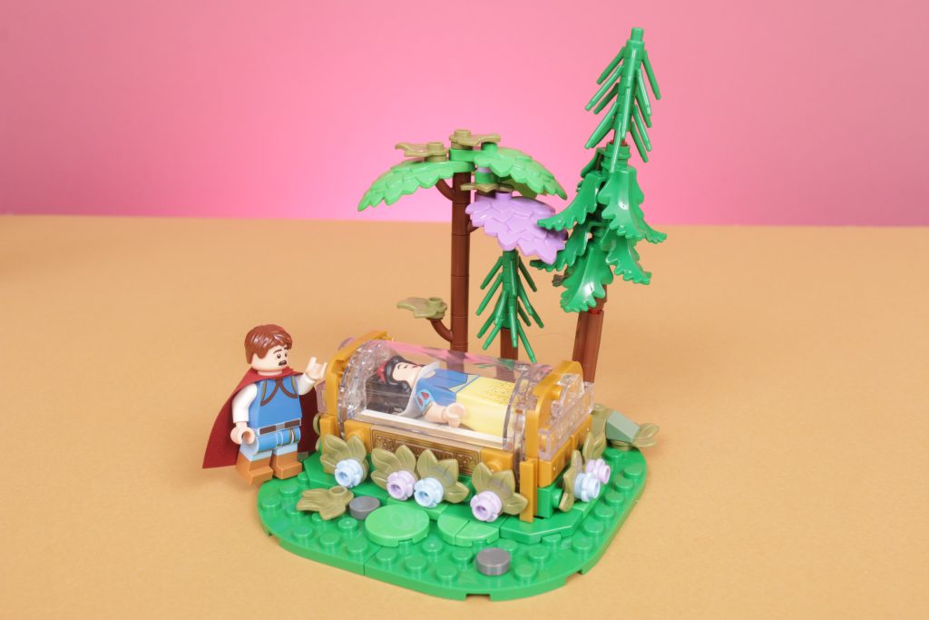 LEGO Disney 43242 Snow White and the Seven Dwarfs Cottage review 7 1024x683