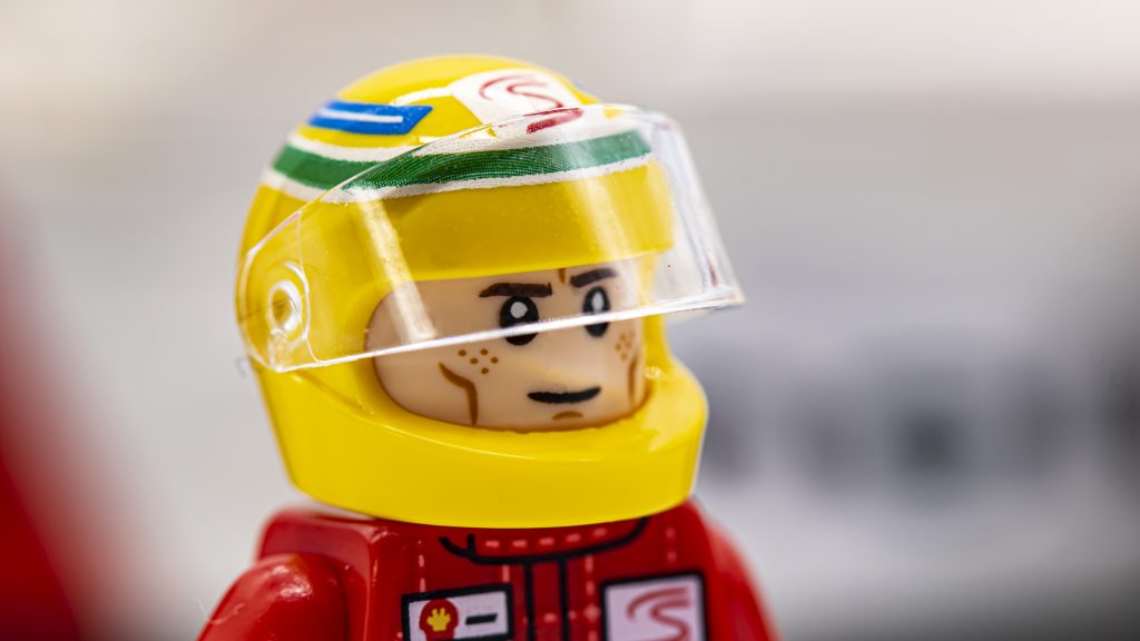 LEGO Icons 10330 McLaren MP4 Ayrton Senna 30 1024x576