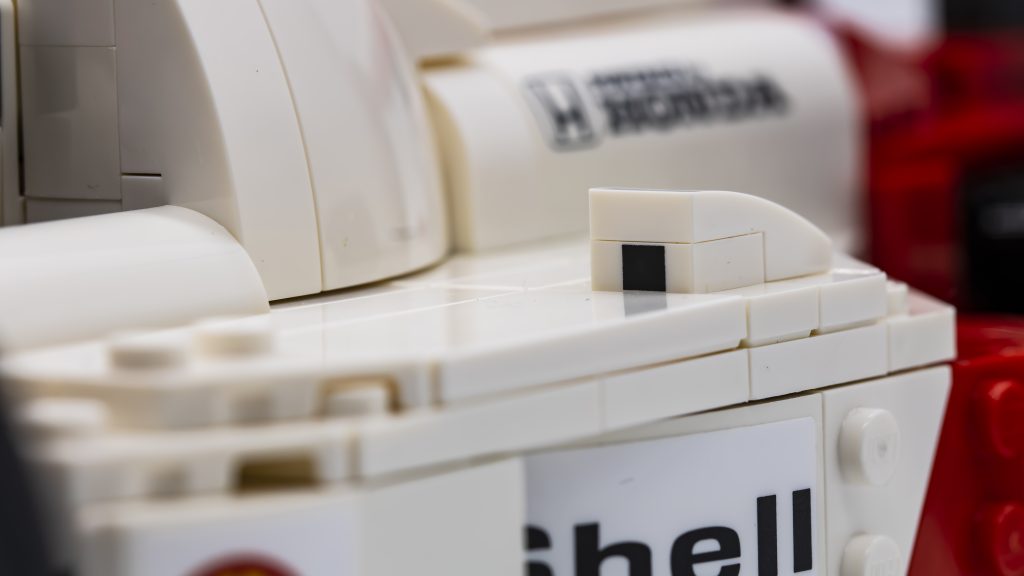 LEGO Icons 10330 McLaren MP4 Ayrton Senna 40 1024x576