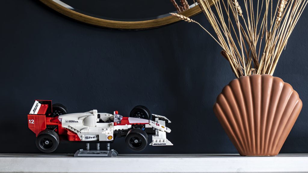 LEGO Icons 10330 McLaren MP4 Ayrton Senna lifestyle 1 1024x576
