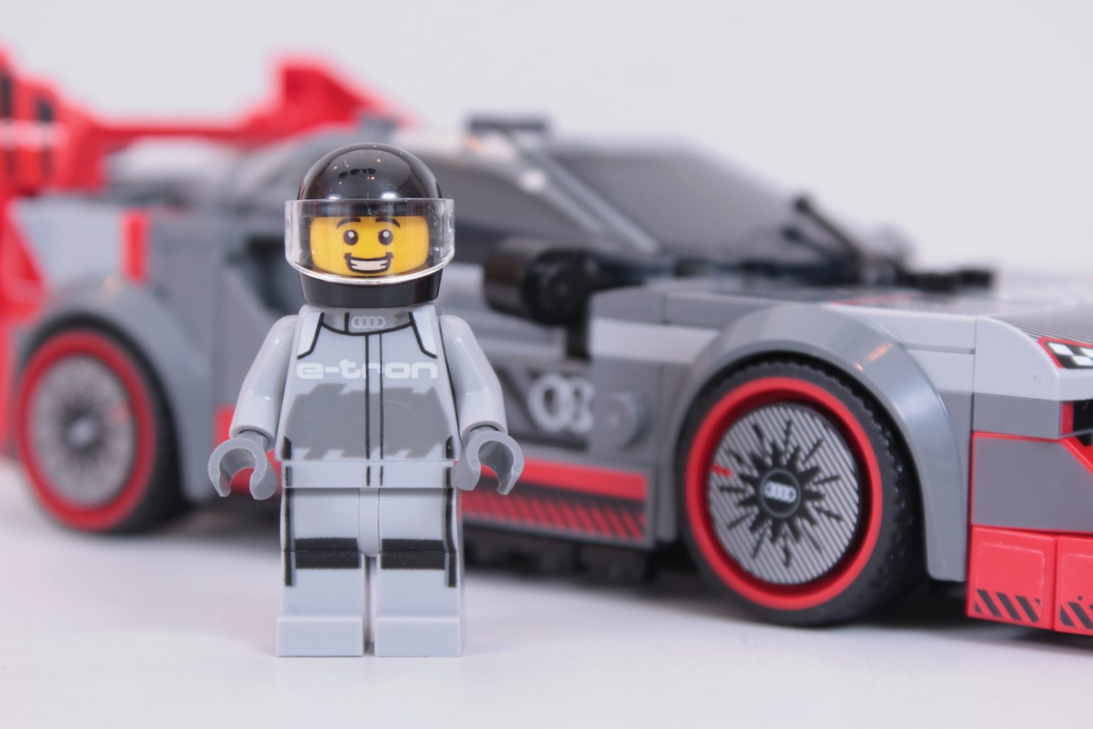 LEGO-Speed-Champions-76921-Audi-S1-e-tro