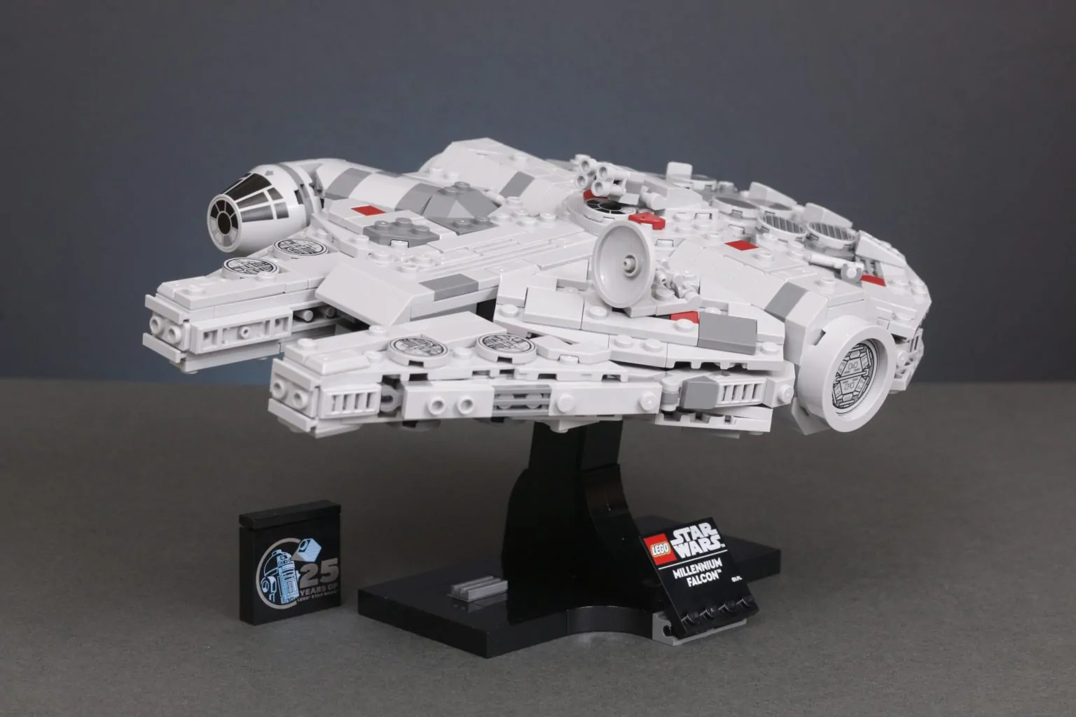 LEGO Star Wars 75375 Millennium Falcon review