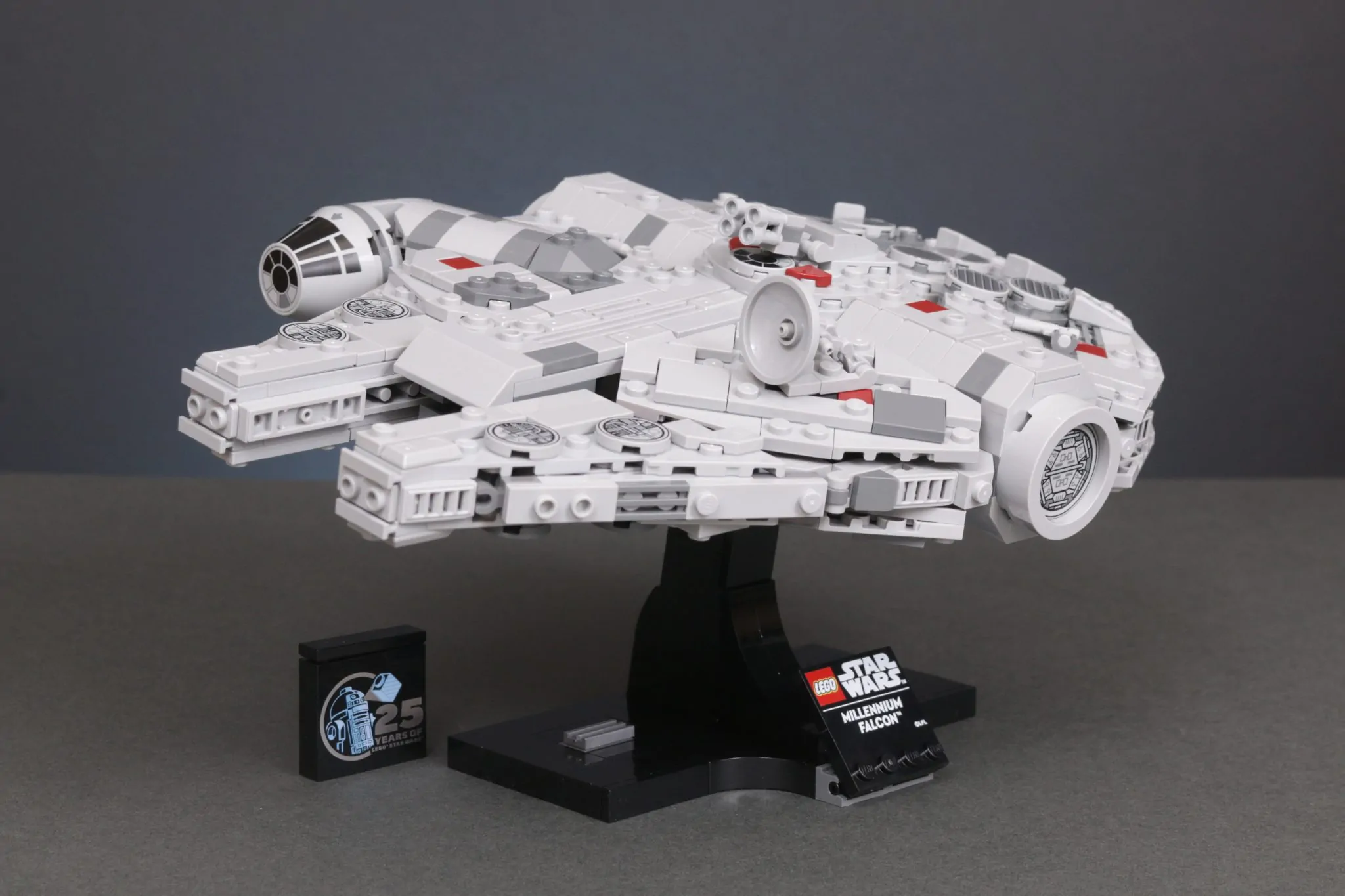 LEGO Star Wars 75375 Millennium Falcon review