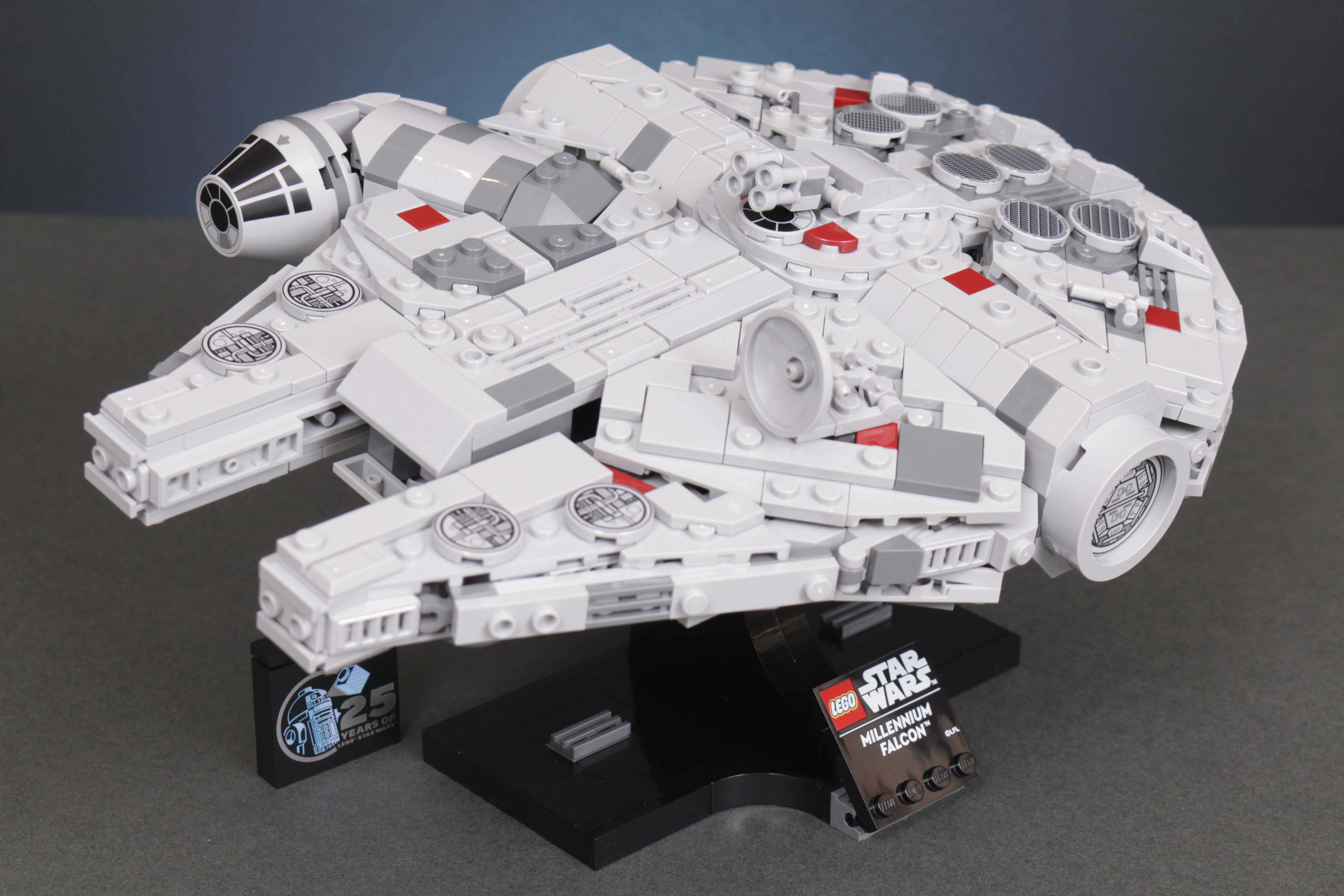 LEGO Star Wars 75375 Millennium Falcon review 16