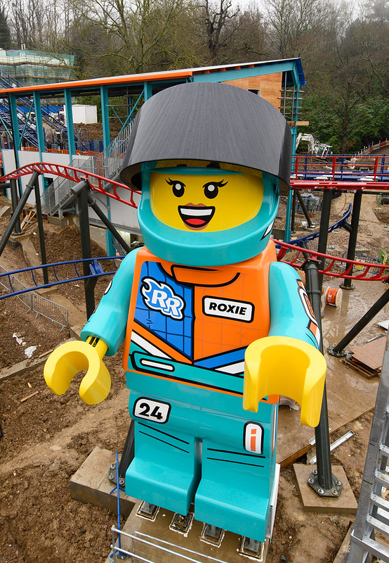 LEGOLAND Windsor Resort Roxie worlds tallest minifigure featured image