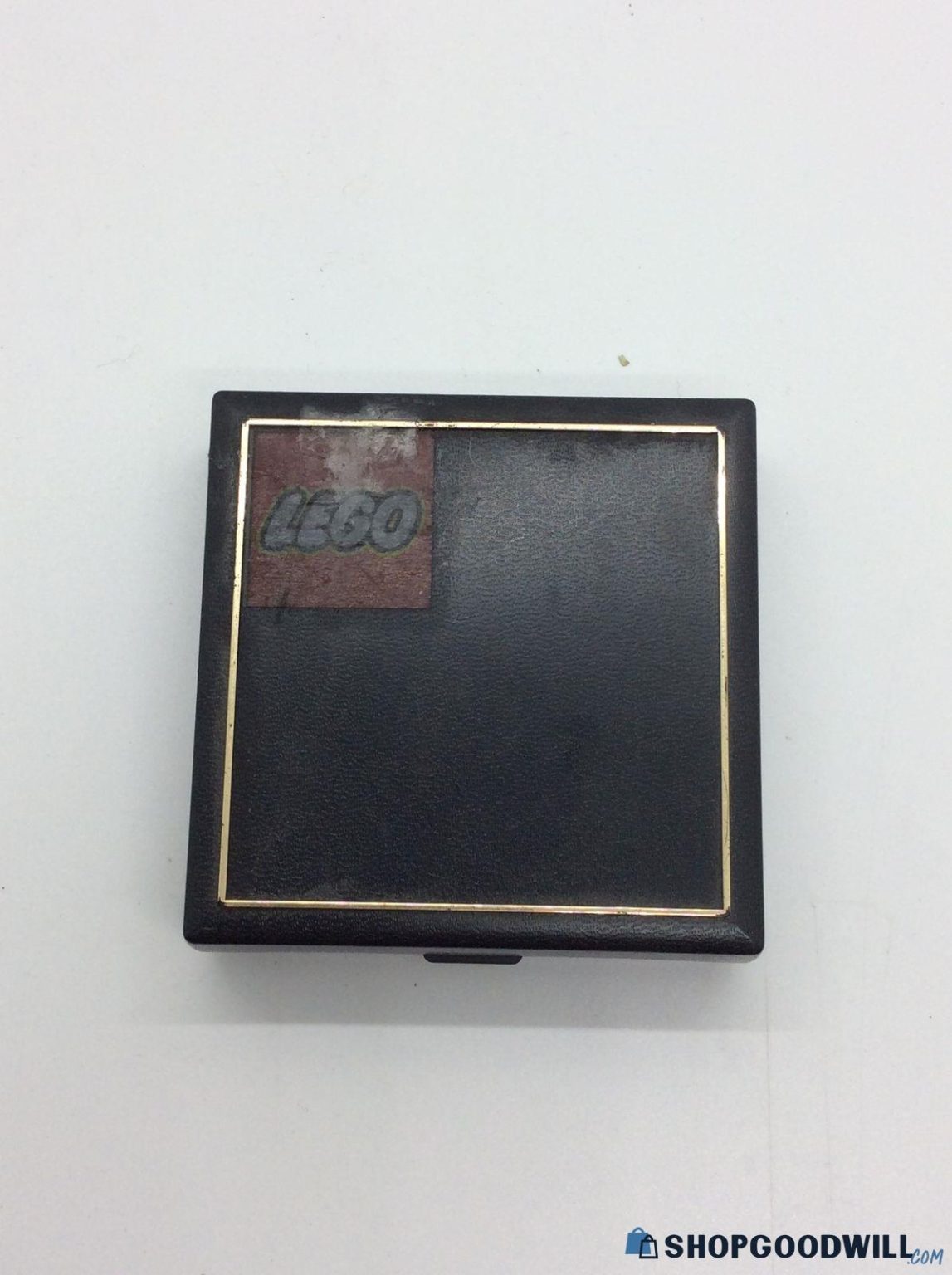 Mặt nạ LEGO BIONICLE vàng 14k xuất hiện với giá 33,000 đô la