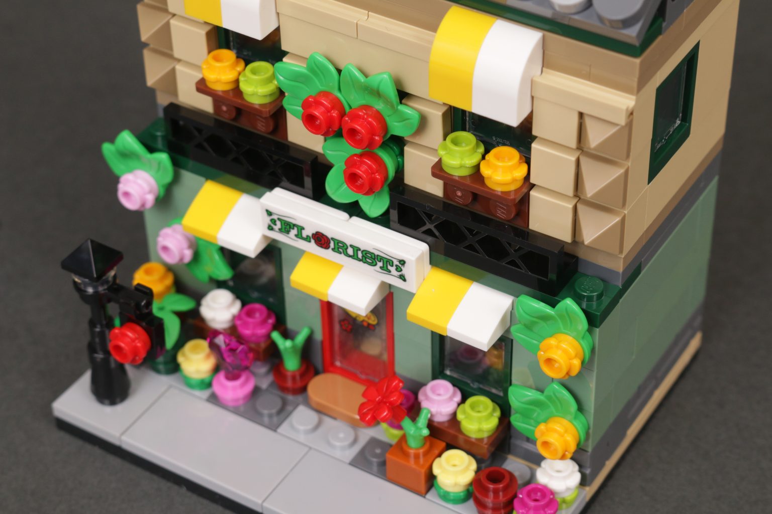 lego-40680-flower-shop-gift-with-purchase-review