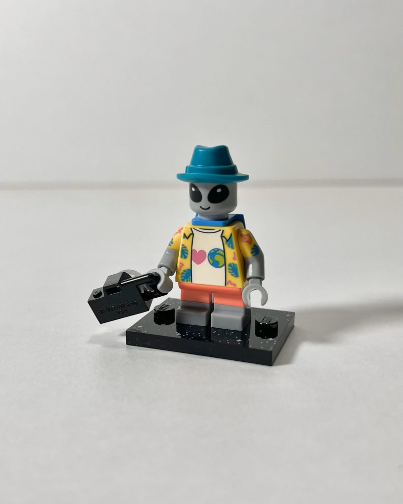 lego 71046 series 26 realademin x alien tourist 1 819x1024