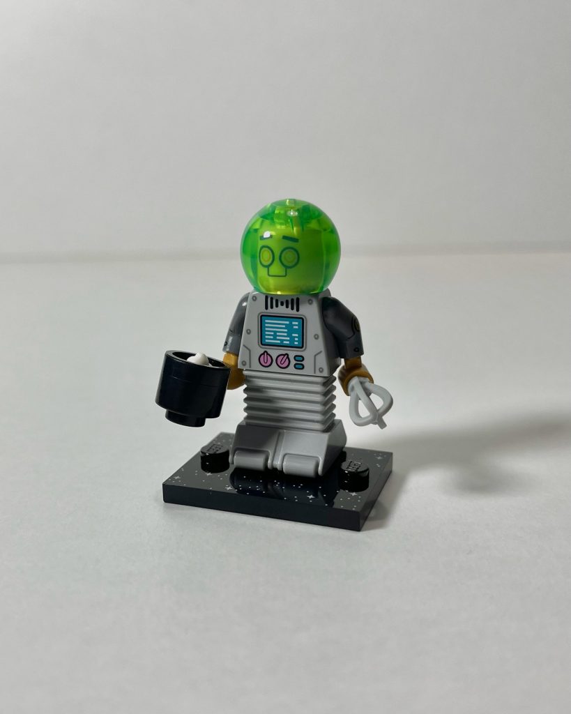 lego 71046 series 26 realademin x classic robot 1 819x1024