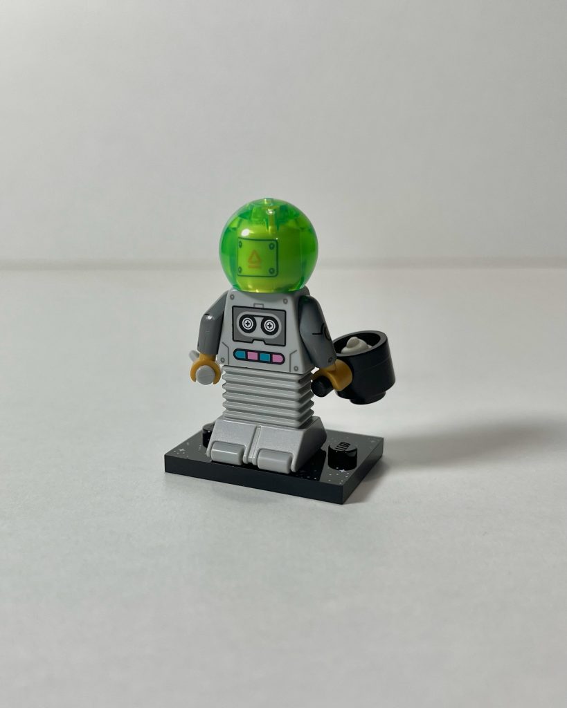 lego 71046 series 26 realademin x classic robot 2 819x1024