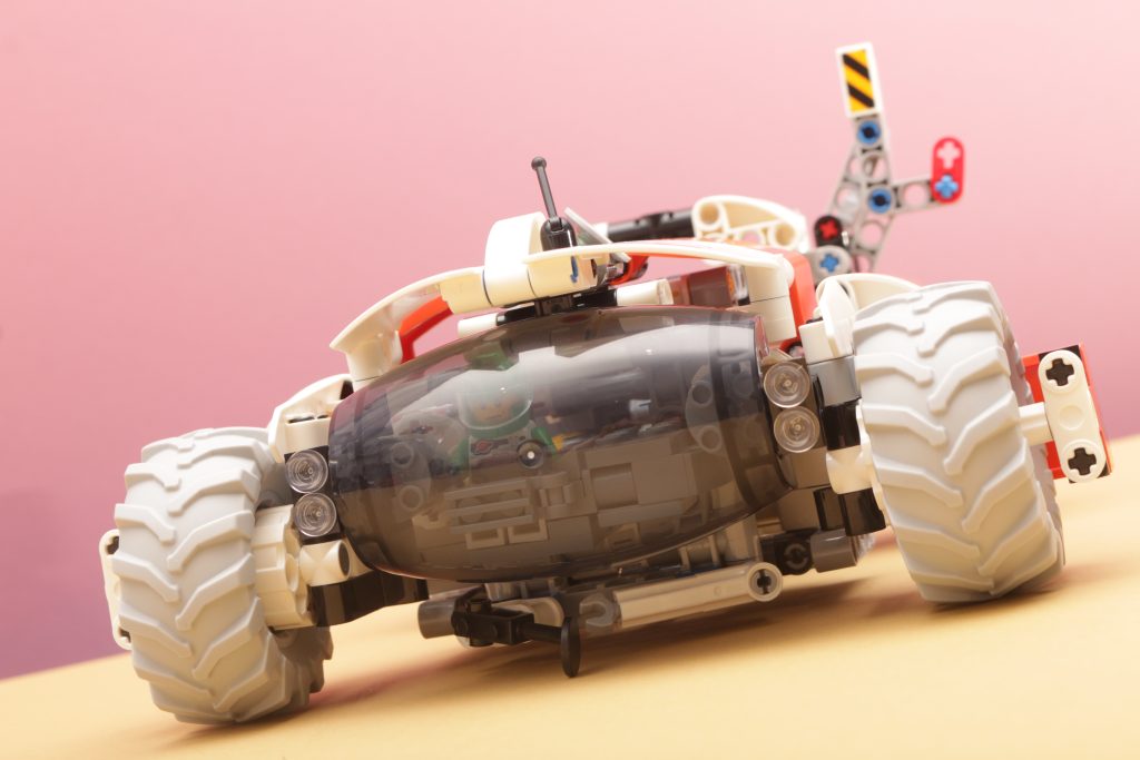 How to make LEGO Technic 42178 Surface Space Loader minifigure scale 5 1024x683