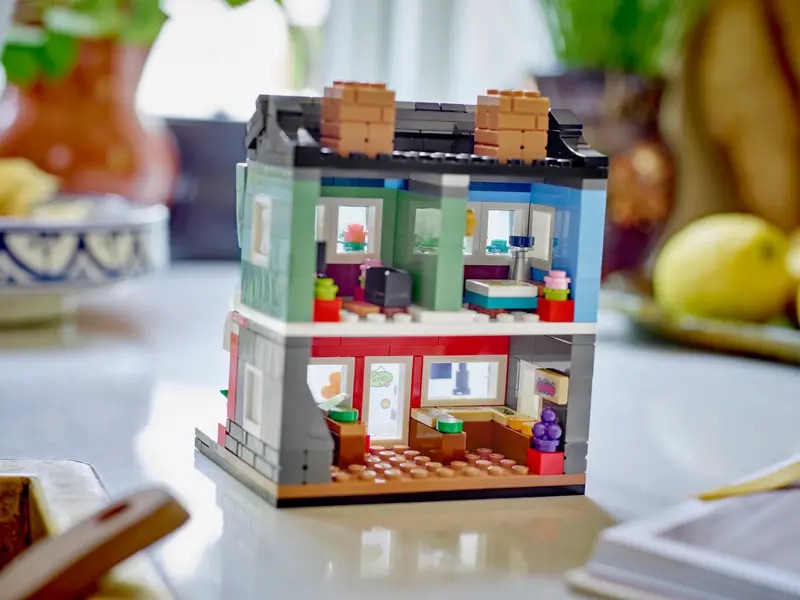 LEGO 40684 Fruit Store Lifestyle 2