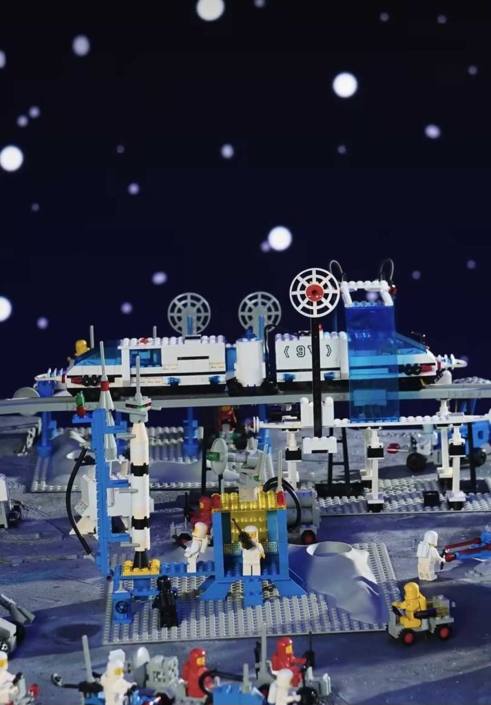 LEGO classic Space Reel 3 713x1024