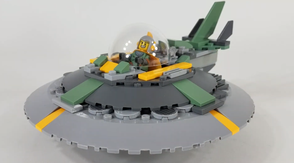 lego retro space her flying saucer brick replay 1024x568