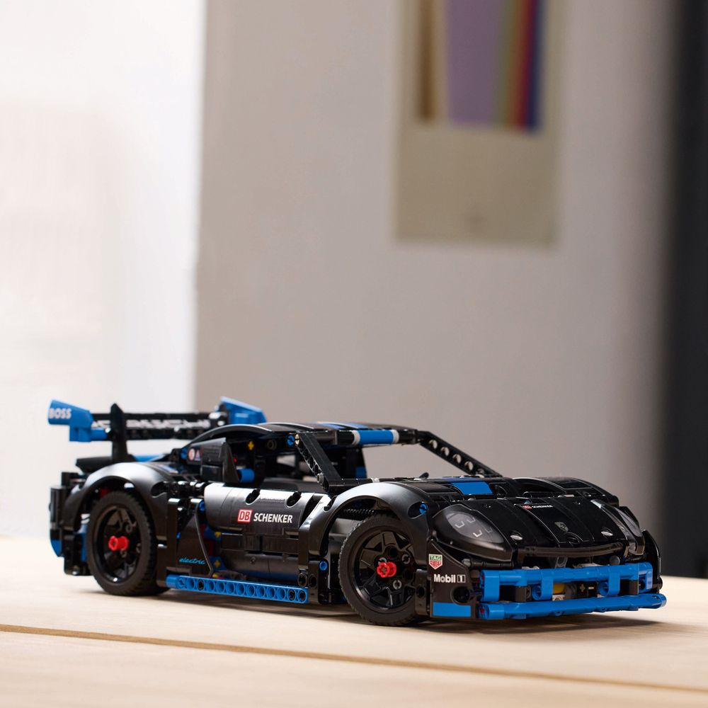 42176 LEGO Porsche GT4 e Performance Rennwagen 4